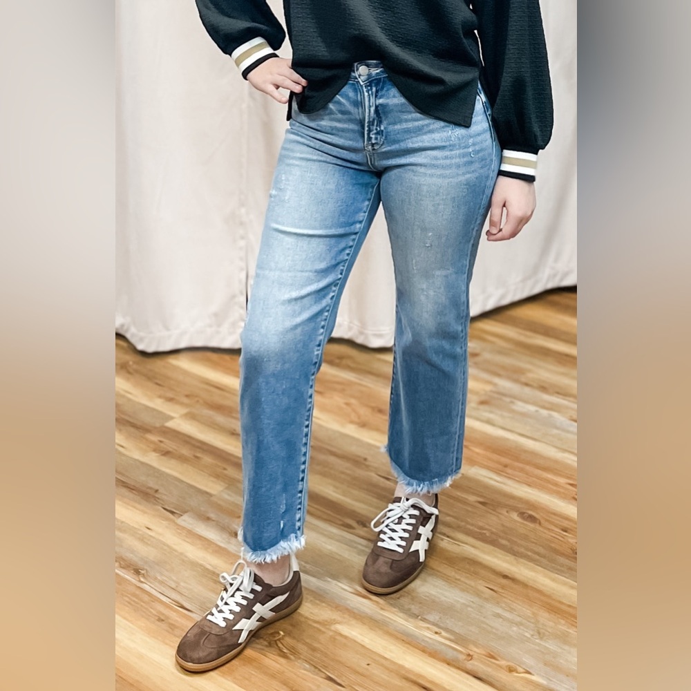 Risen High Rise Crop Straight Leg Jeans with Frayed Hem RDP5116SZ